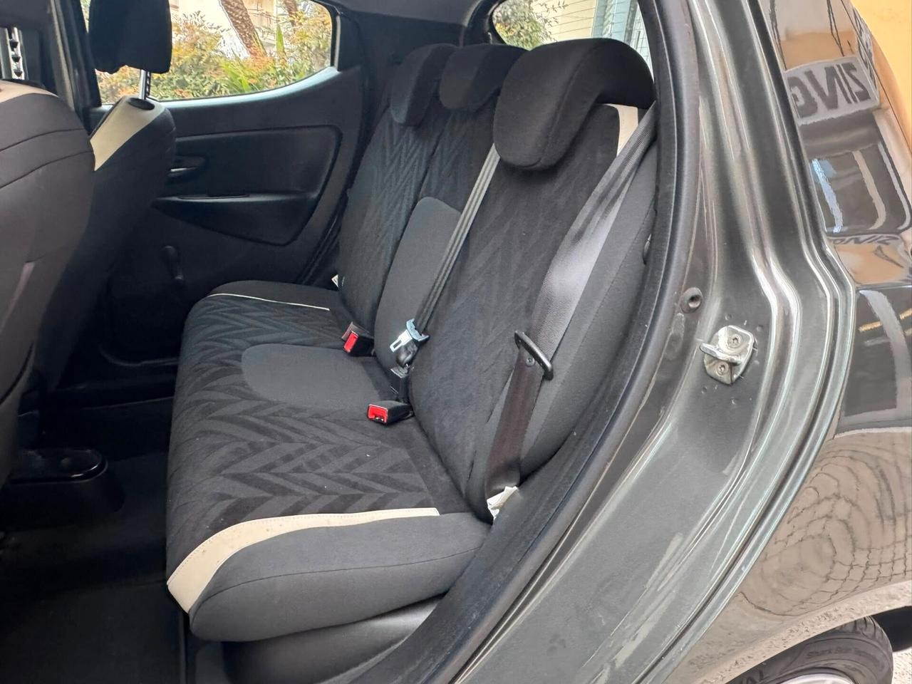 LANCIA YPSILON 1.2 69 CV. BENZINA NAVIGATORE PERFETTA