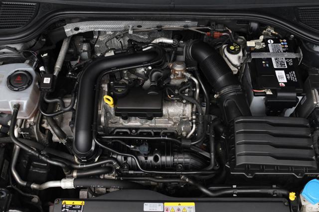 VOLKSWAGEN Golf 1.0 eTSI EVO DSG Life