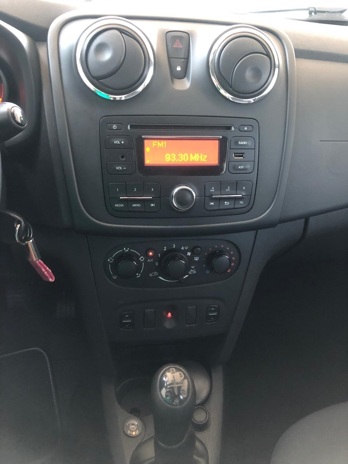 DACIA SANDERO 1.2 GPL-GARANZIA 12 MESI