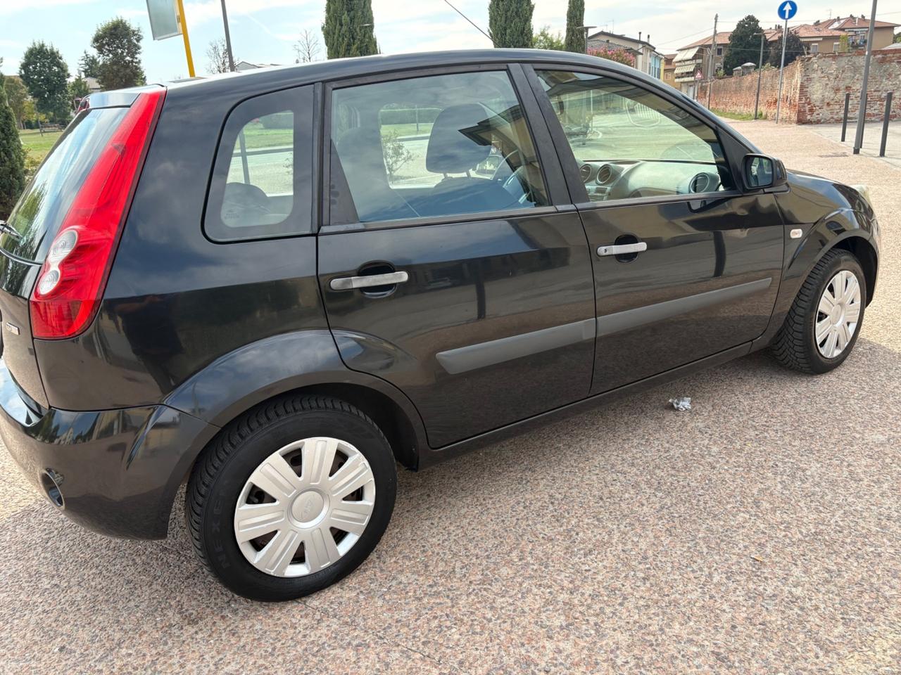 Ford Fiesta 1.4 TDCi 5p. Neo patentati