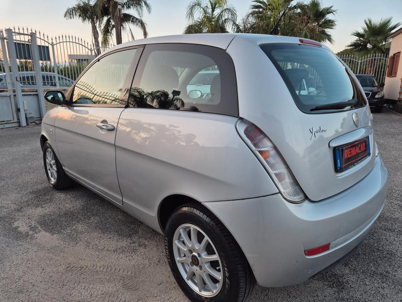 Lancia YPSILON 1.3 MJT 75 CV RESTAYLING NUOVA FULL