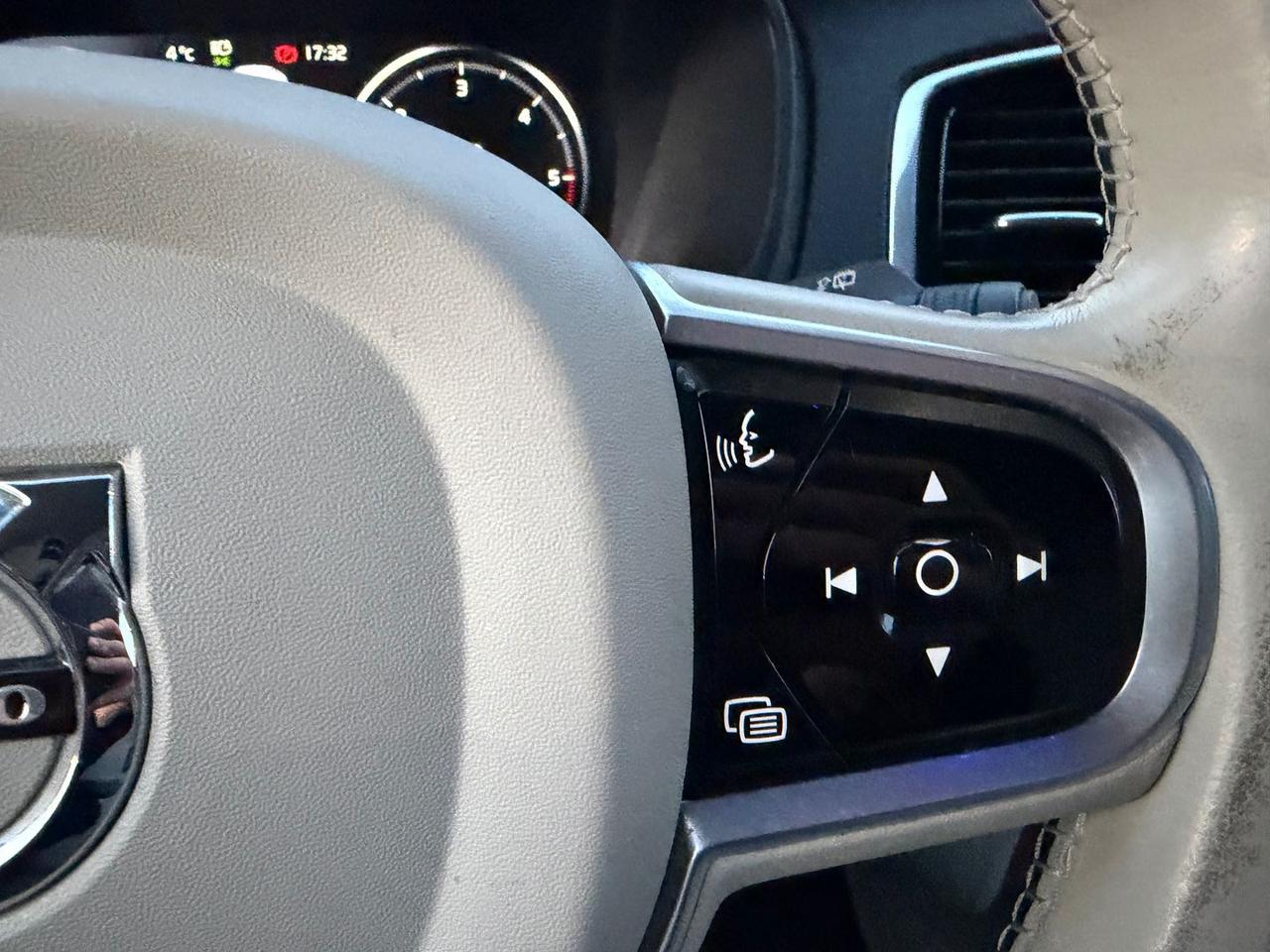 Volvo XC 90 2.0 D5 Inscription *PROMO FINANZ #8895