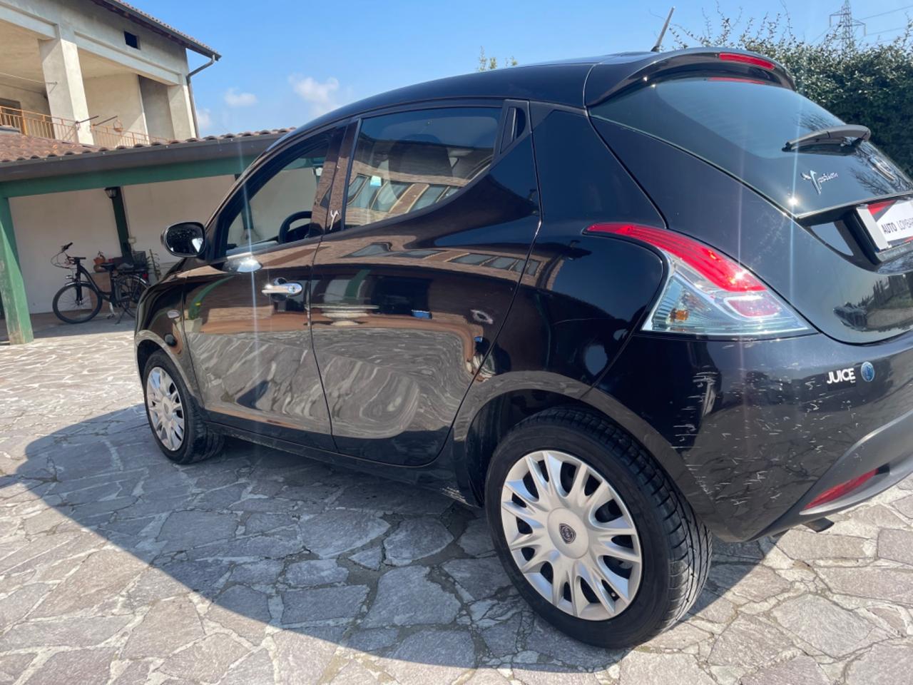 Lancia Ypsilon 1.2 69 CV 5 porte S&S Platinum neopatentati