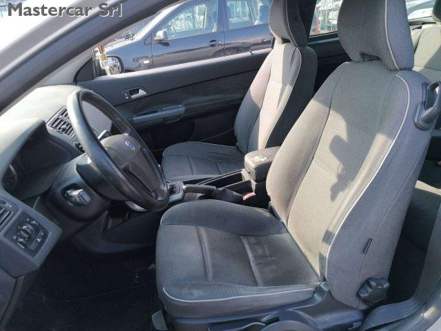 VOLVO C30 C30 1.6d Momentum - DJ073YC