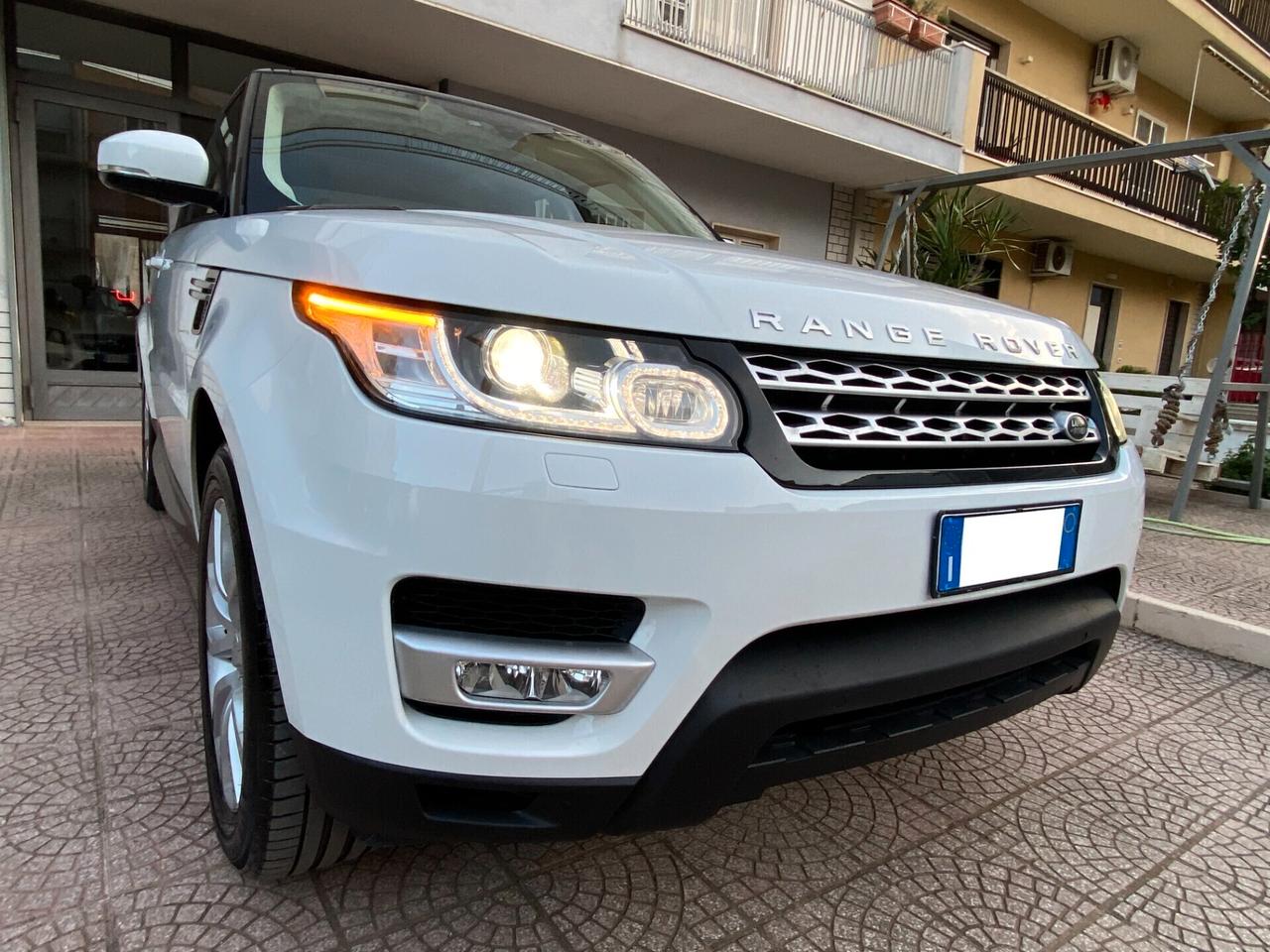 Land Rover Range Rover Sport 3.0 TDV6 HSE