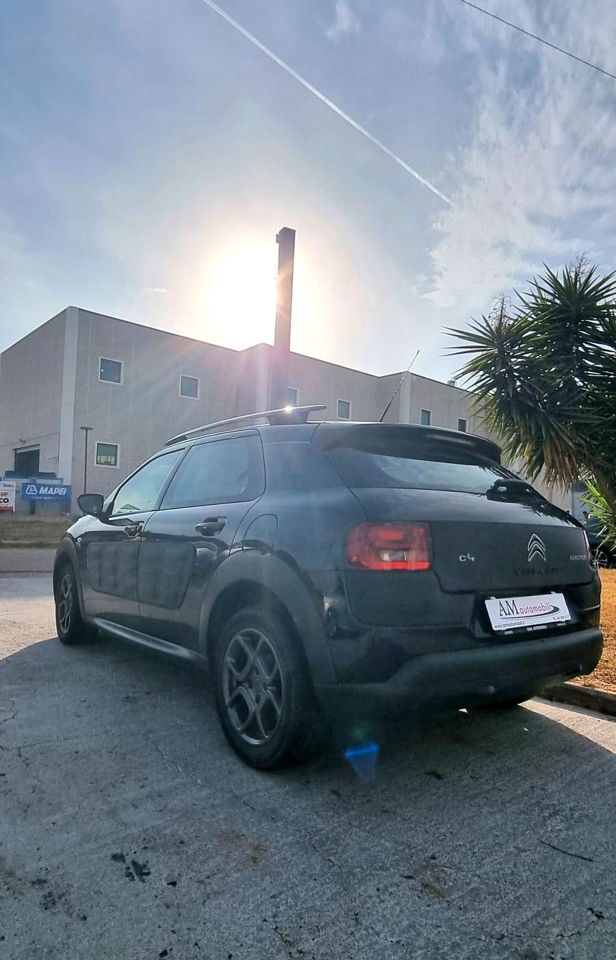Citroen C4 Cactus 1.6 BlueHDi 100 CV Shine
