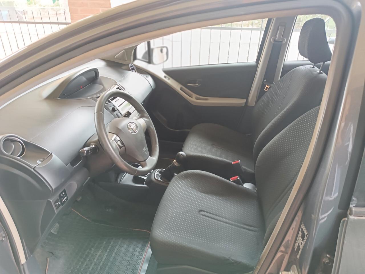 Yaris 1.0 5 porte