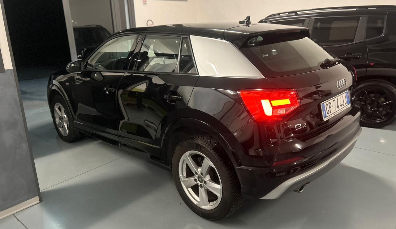 Audi Q2 30 TDI S tronic Identity Black