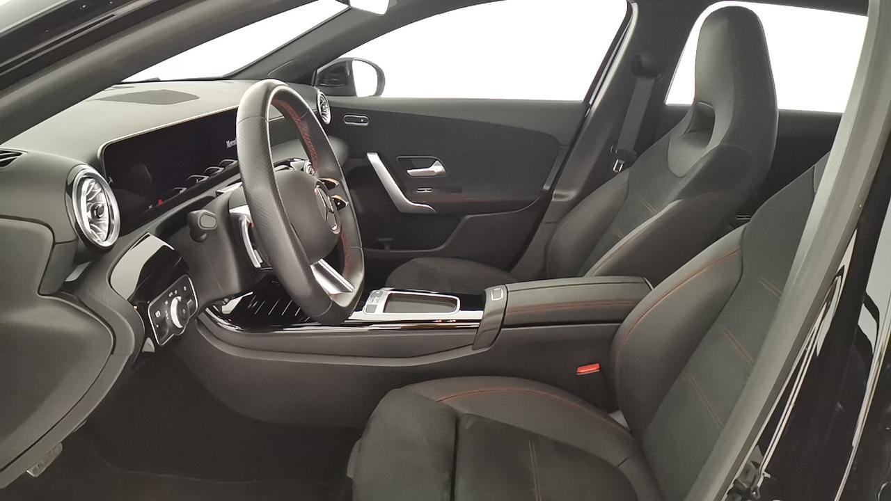 Mercedes-Benz Classe A - W177 2023 - A 200 d AMG Line Premium auto