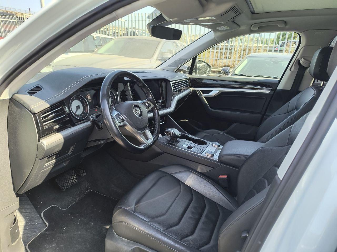 VOLKSWAGEN Touareg III 2018 - Touareg 3.0 V6 tdi Black Style 231cv tipt