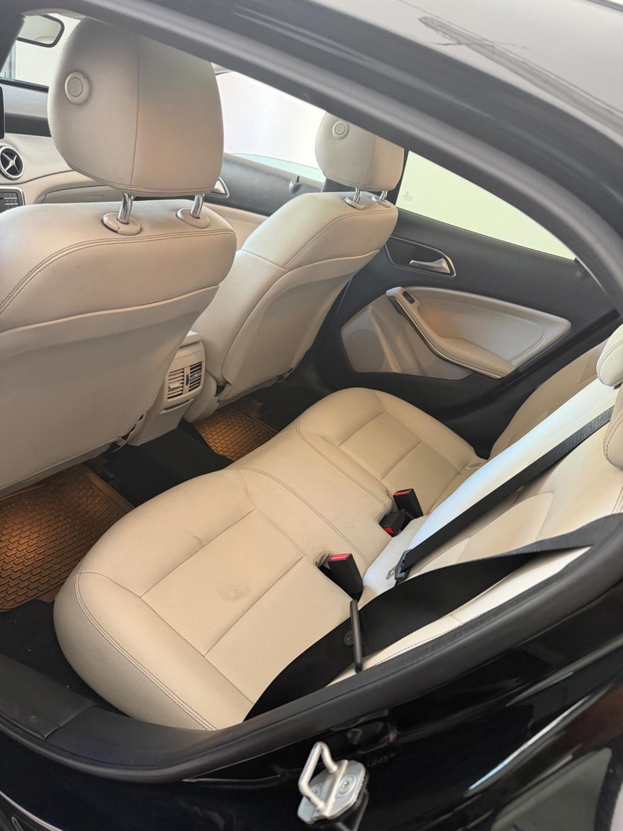 Mercedes-benz GLA 200 d Premium