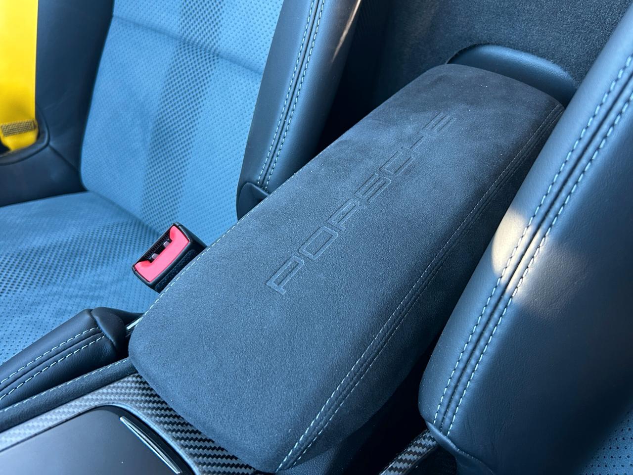 Porsche Cayman 718 4.0 GT4 RS pdk