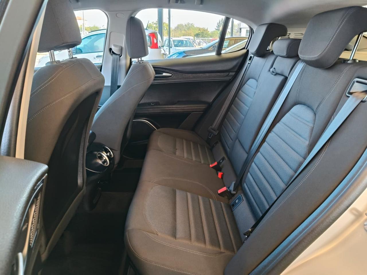 Alfa Romeo Stelvio 2.2 Turbodiesel 160 CV AT8 RWD Business