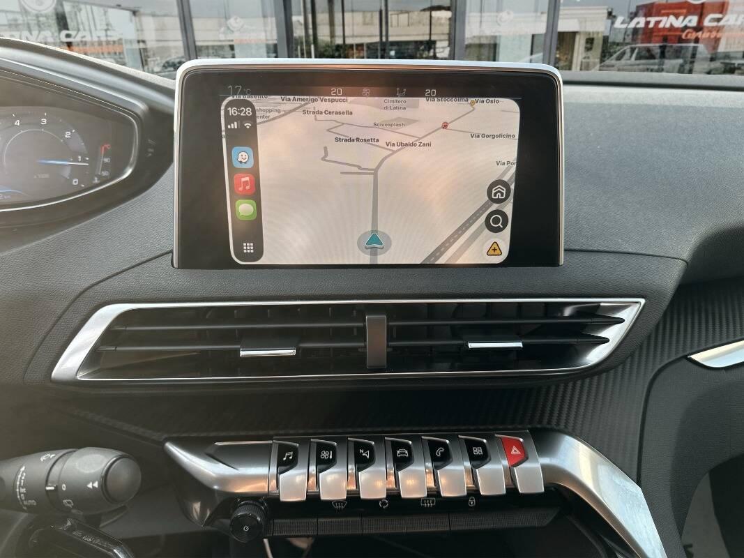Peugeot 3008 1.5 bluehdi Active 130cv con Telecamera e CarPlay