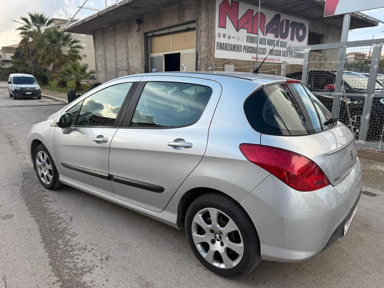 Peugeot 308 1.6 HDi 93CV