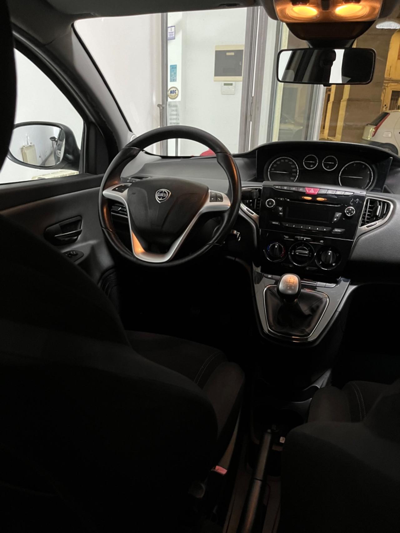 Lancia Ypsilon 1.3 MJT 16V 95 CV 5 porte S&S Gold