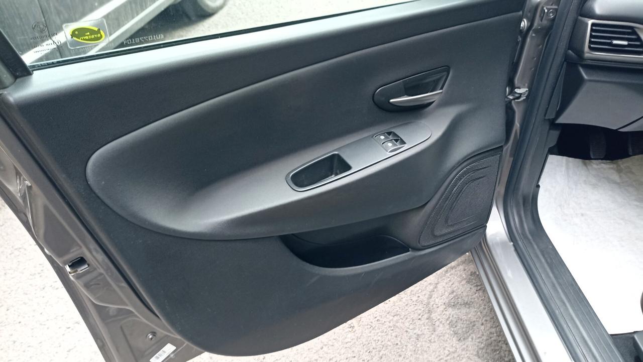 Lancia Ypsilon 1.3 MJT 16V 95 CV 5 porte S&S Elefantino