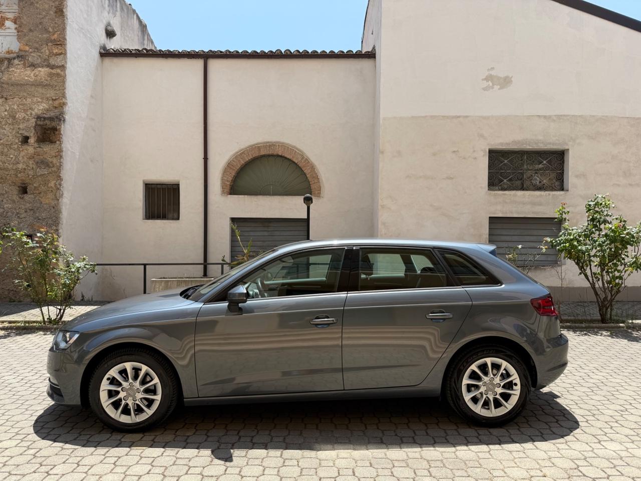 Audi A3 1.6 TDI ultra Attraction