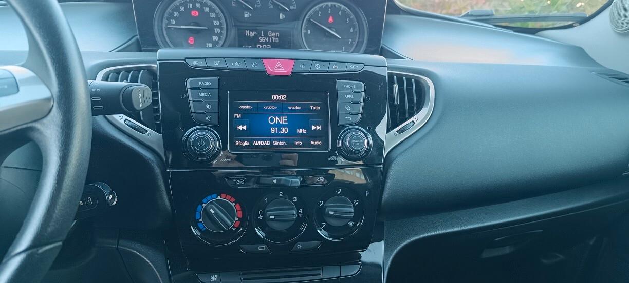 Lancia Ypsilon 1.0 FireFly 5 porte S&S Hybrid Ecochic Gold