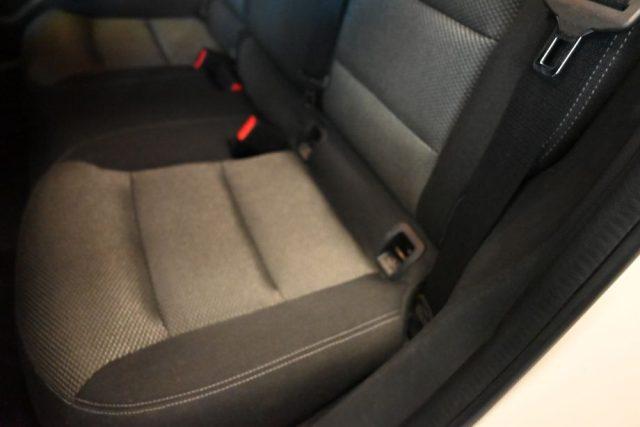 MERCEDES-BENZ GLA 180 D EXECUTIVE AUT.TEL CERCHI 17"VETRI SCURI SED.RISC