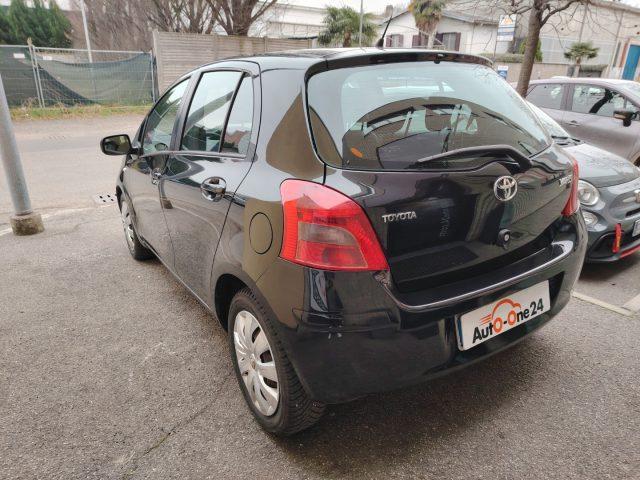 TOYOTA Yaris 1.3 5 porte Navi NEOPATENTATI