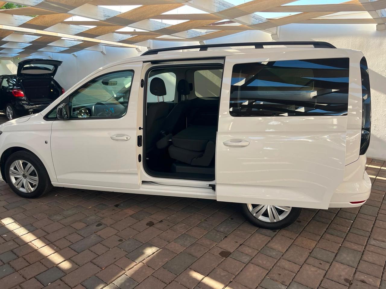 Volkswagen Caddy 2.0 TDI 102 CV Space Maxi 7 POSTI