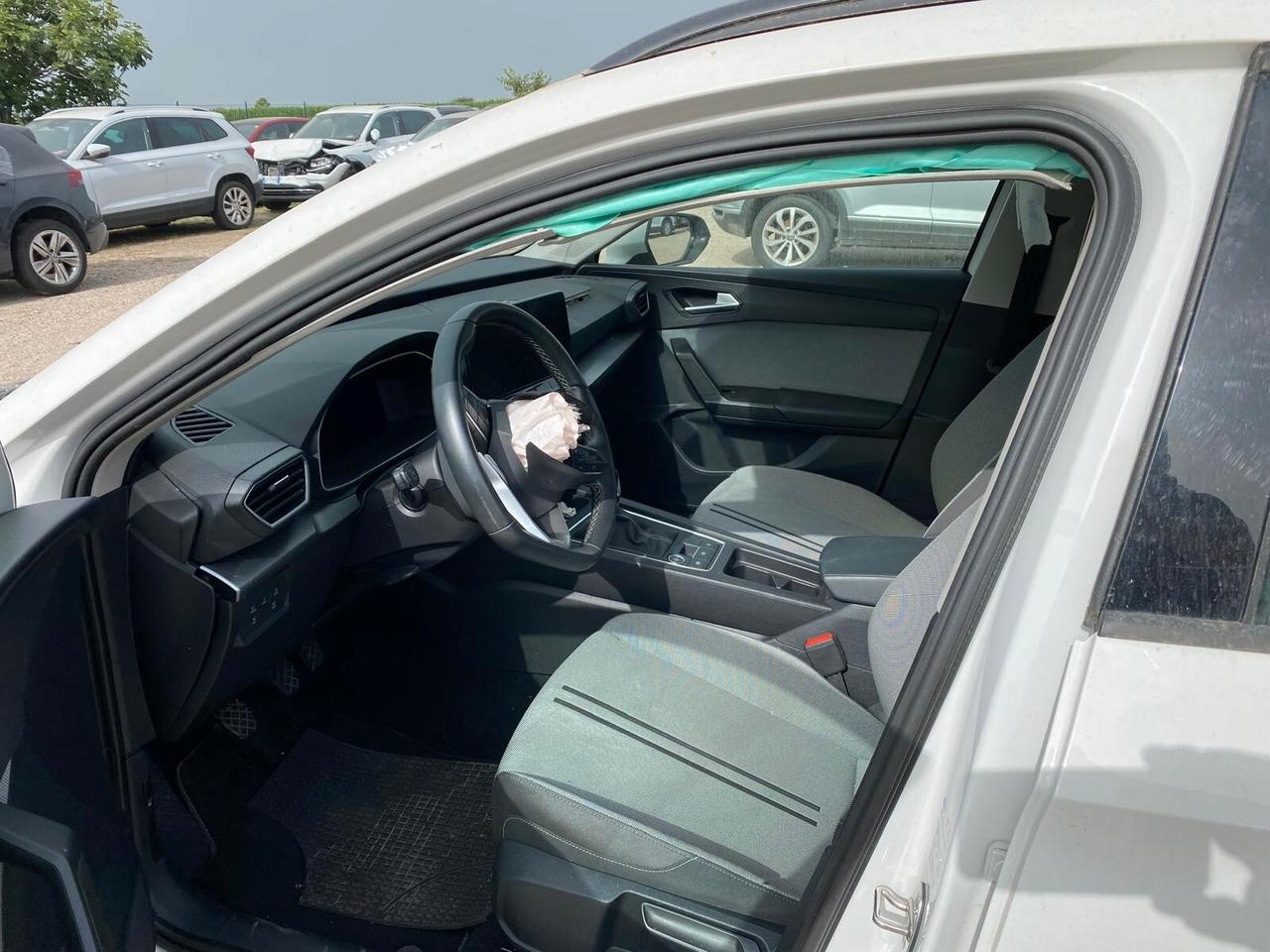 SEAT Leon Sportstourer 2.0 tdi 115cv INCIDENTATA