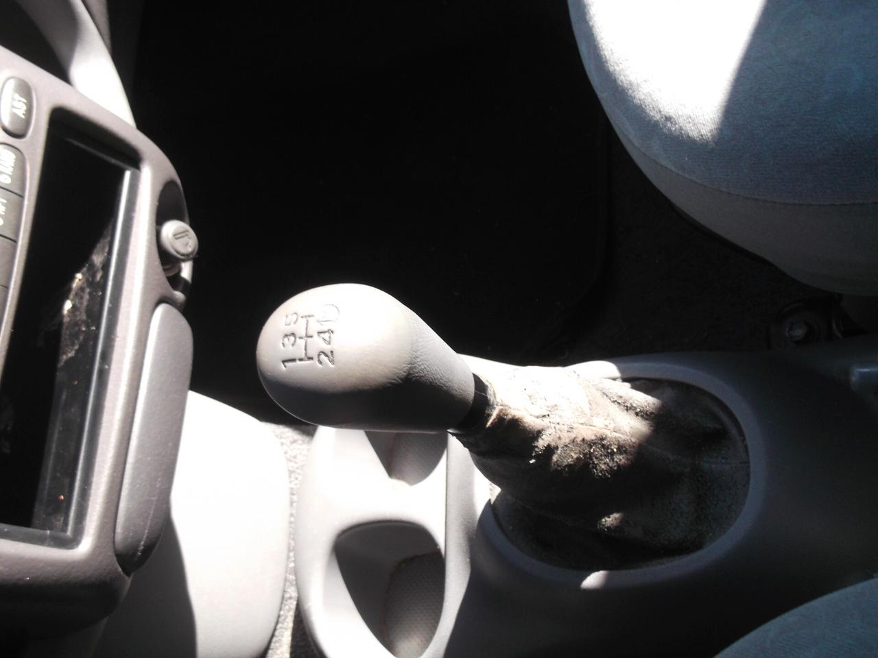 Toyota Yaris 1.0i 16V cat 5 porte aut. Sol - 31