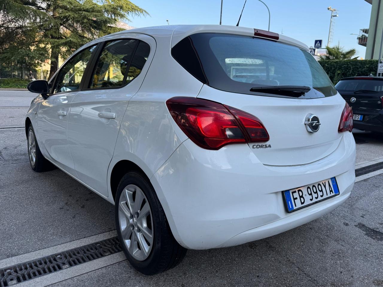 Opel Corsa 1.4 90CV GPL Tech 5 porte b-Color