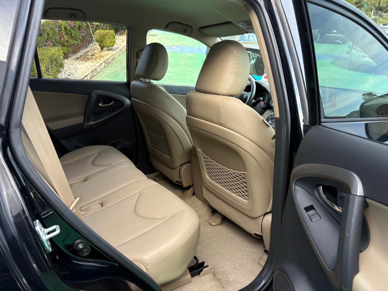 Toyota RAV 4 RAV4 2.2 D-4D 150 CV DPF Luxury