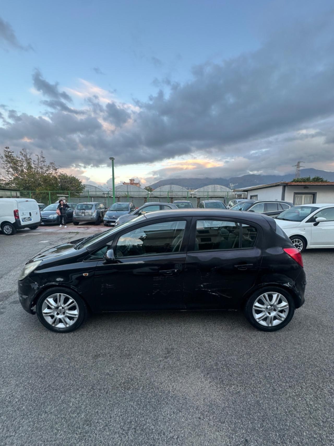 Opel Corsa 1.2 5 porte Cosmo