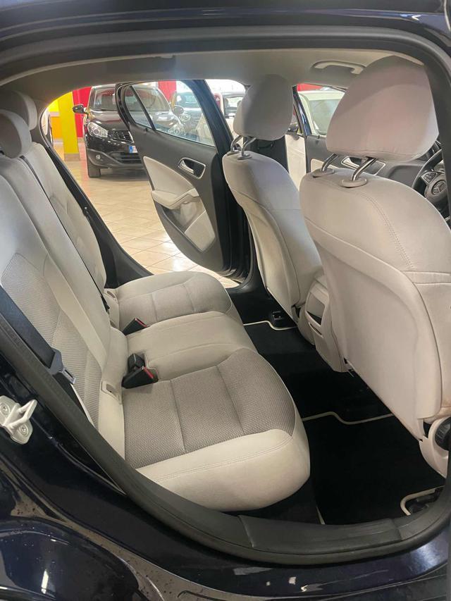 MERCEDES-BENZ GLA 180 d Automatic *E6/BLUETOOTH/USB