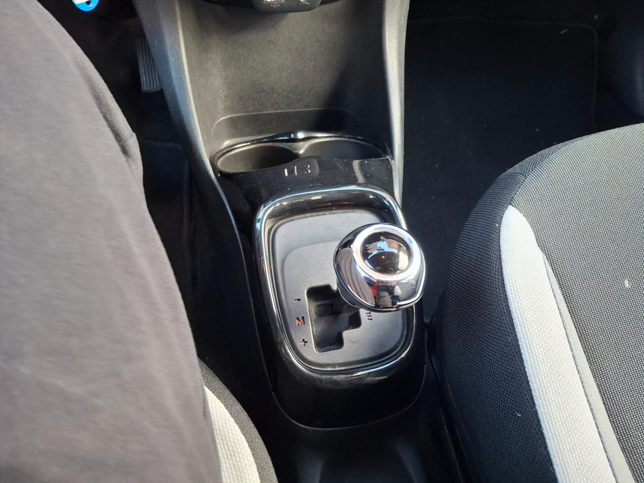 Toyota Aygo 1.0 VVT-i 69 CV 5 porte x-play MMT