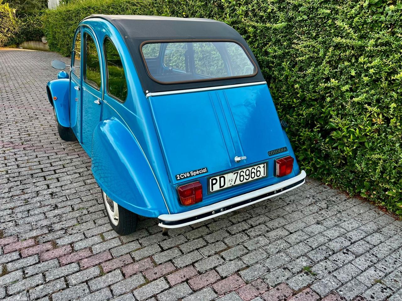 Citroen 2CV 6 Special