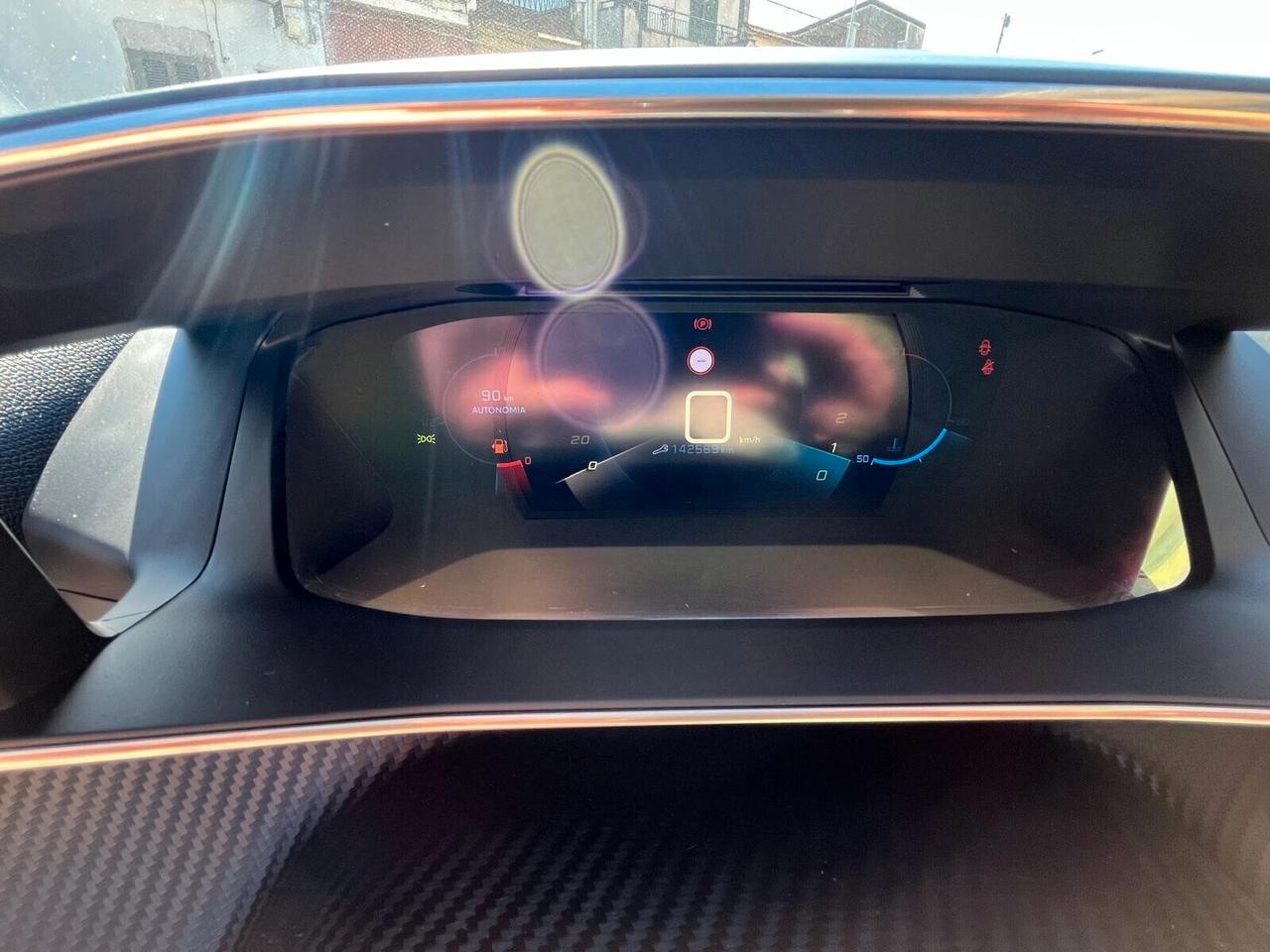 Peugeot 2008 BlueHDi 100 S&S Allure