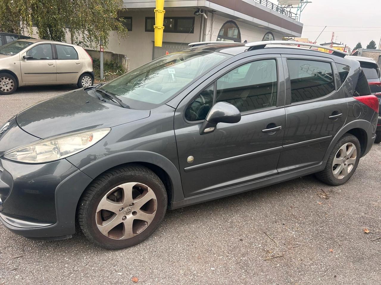 Peugeot 207 1.6 HDi 93CV SW full optional
