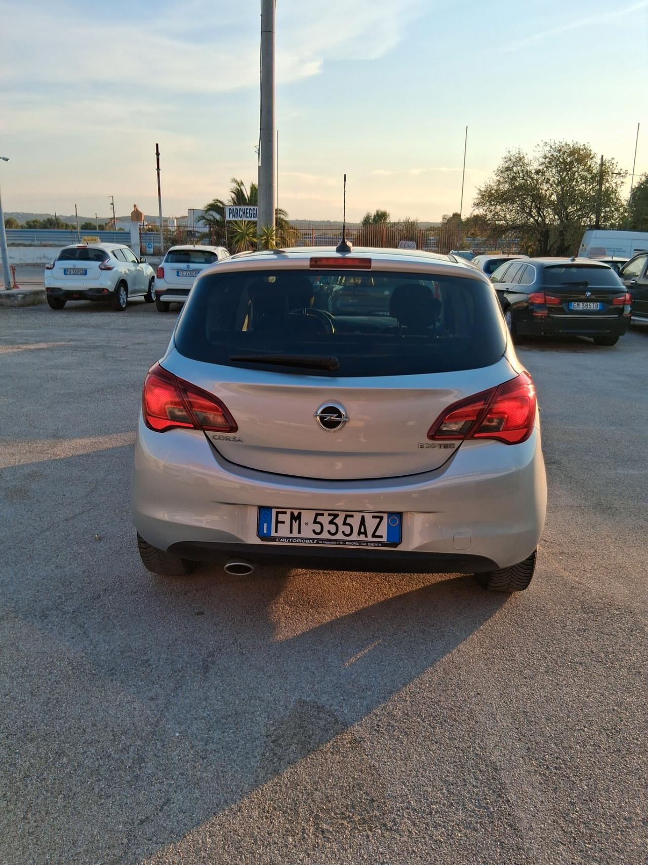 Opel Corsa 1.4 90CV GPL Tech 5 porte Black Edition