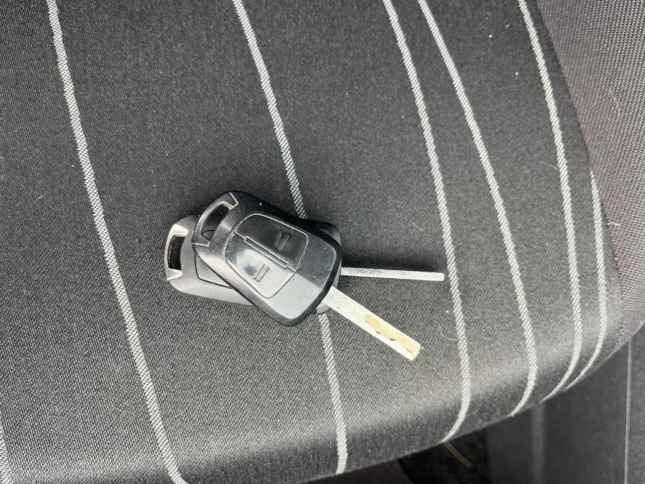 Opel Corsa 1.2 5p Edition 117000 km GARANZIA 12 m