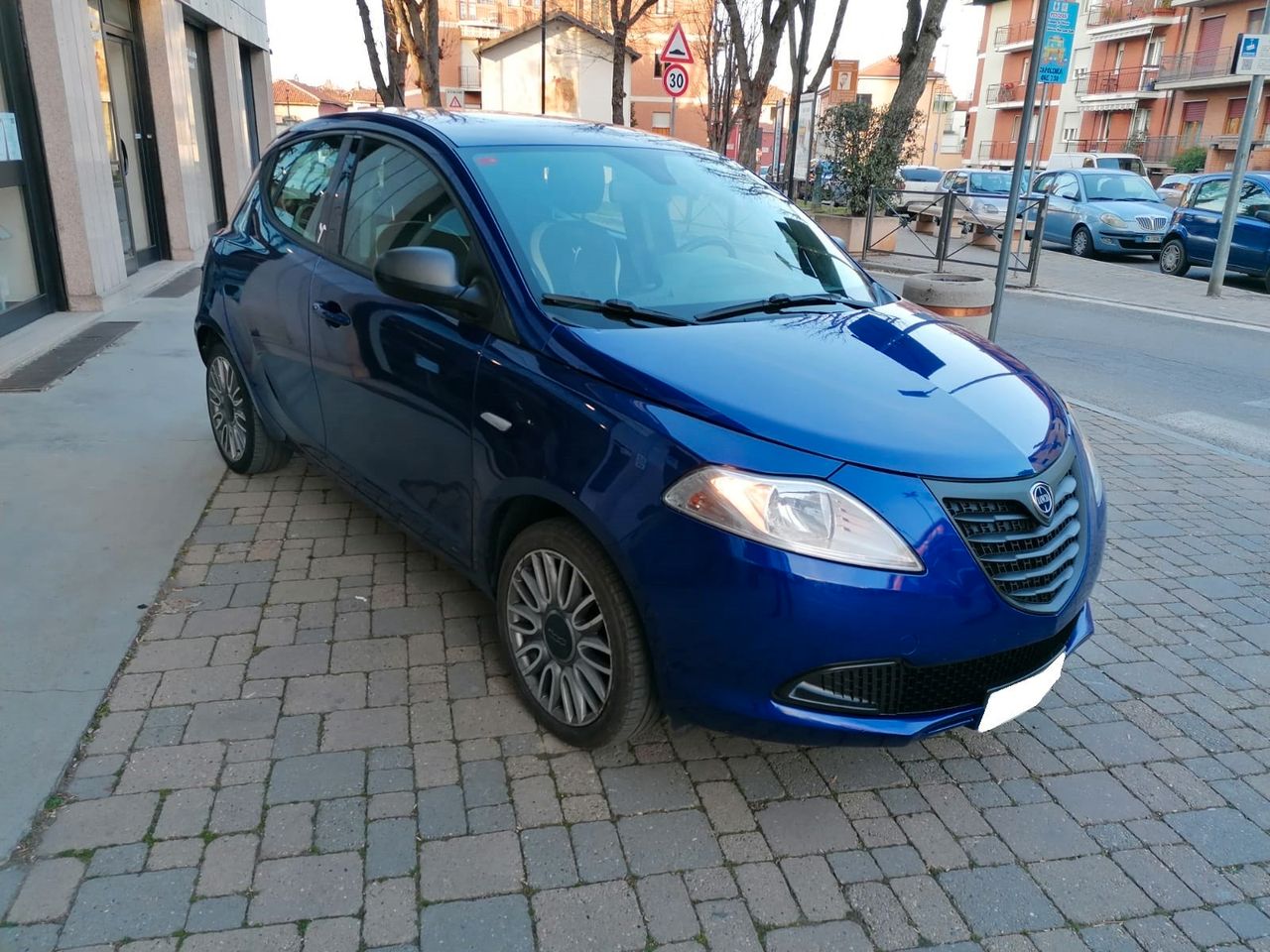 Lancia Ypsilon 1.2 69 CV 5 porte S&amp;S Gold