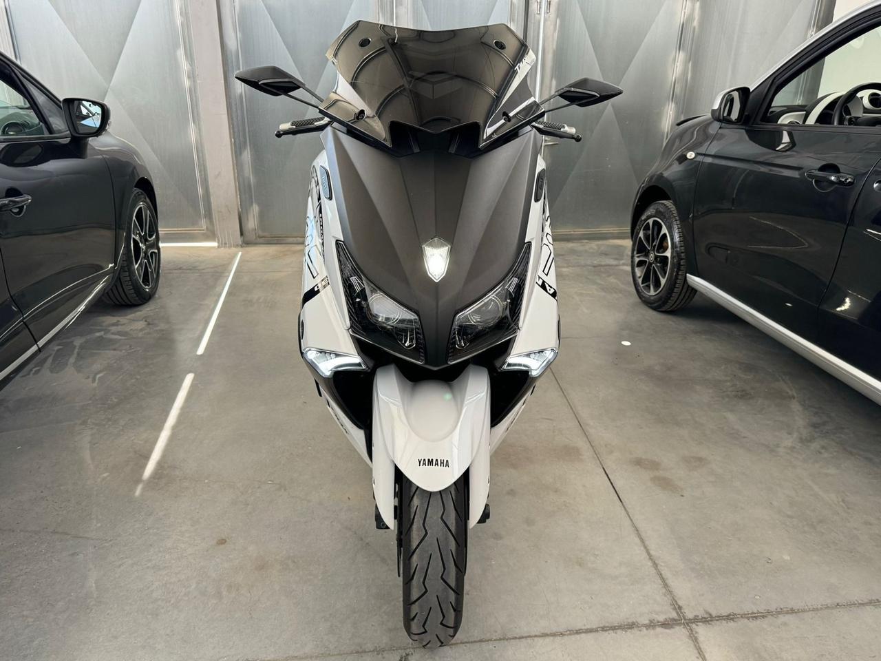 YAMAHA TMAX 530