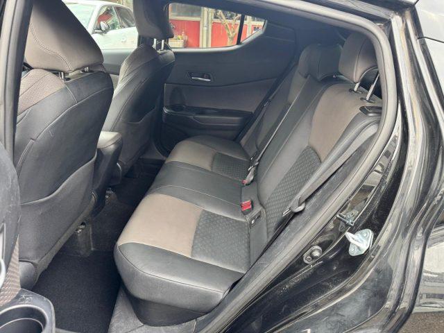 TOYOTA C-HR 1.8 Hybrid E-CVT Black Edition