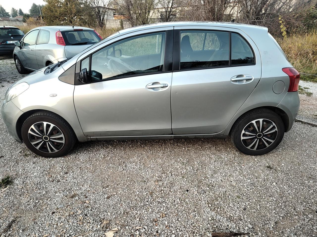 Toyota Yaris 1.0 5 porte km 188000