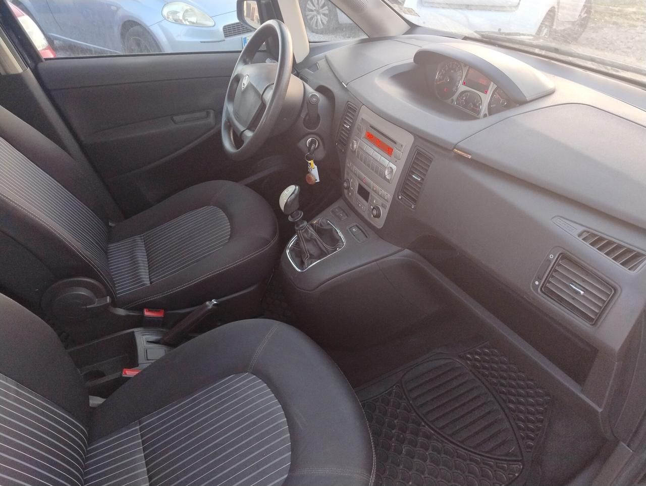 Lancia MUSA 1.4 16V Poltrona Frau