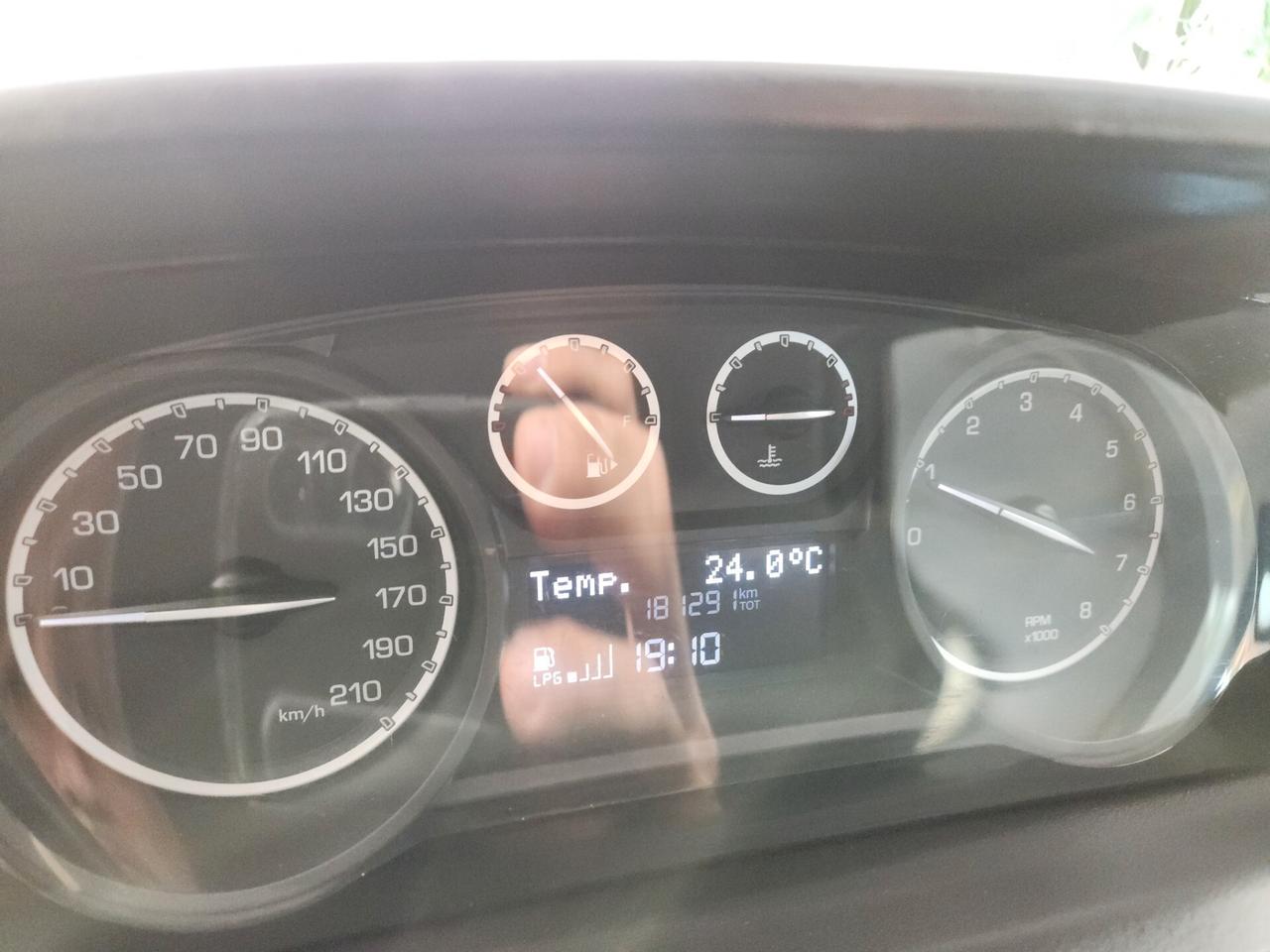 Lancia Ypsilon