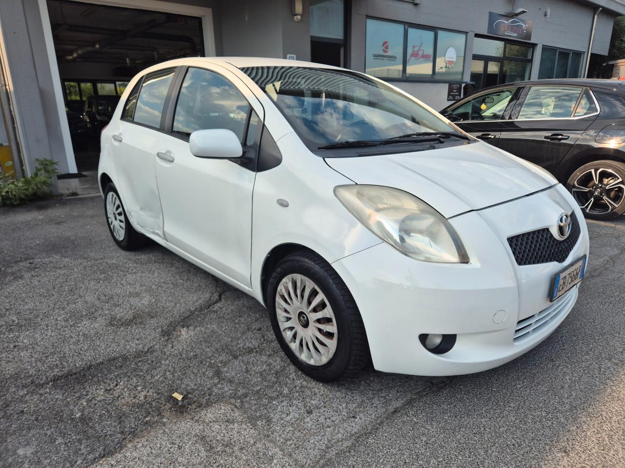 Toyota Yaris 1.4 D-4D DPF 5 porte Sol