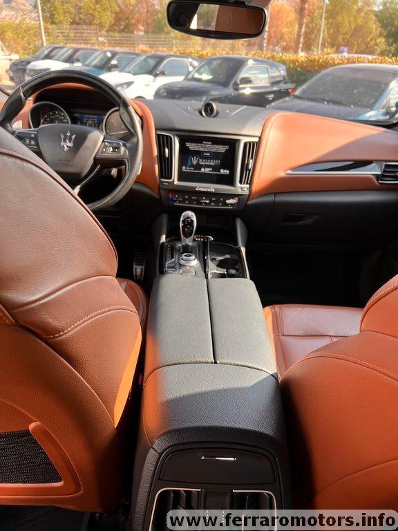 Maserati Levante V6 Diesel AWD Granlusso a 349 euro al mese