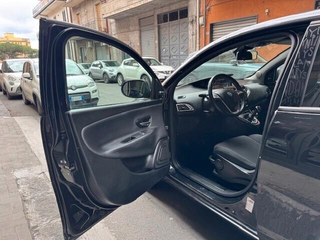 Lancia Ypsilon 1.2 5 porte Elefantino