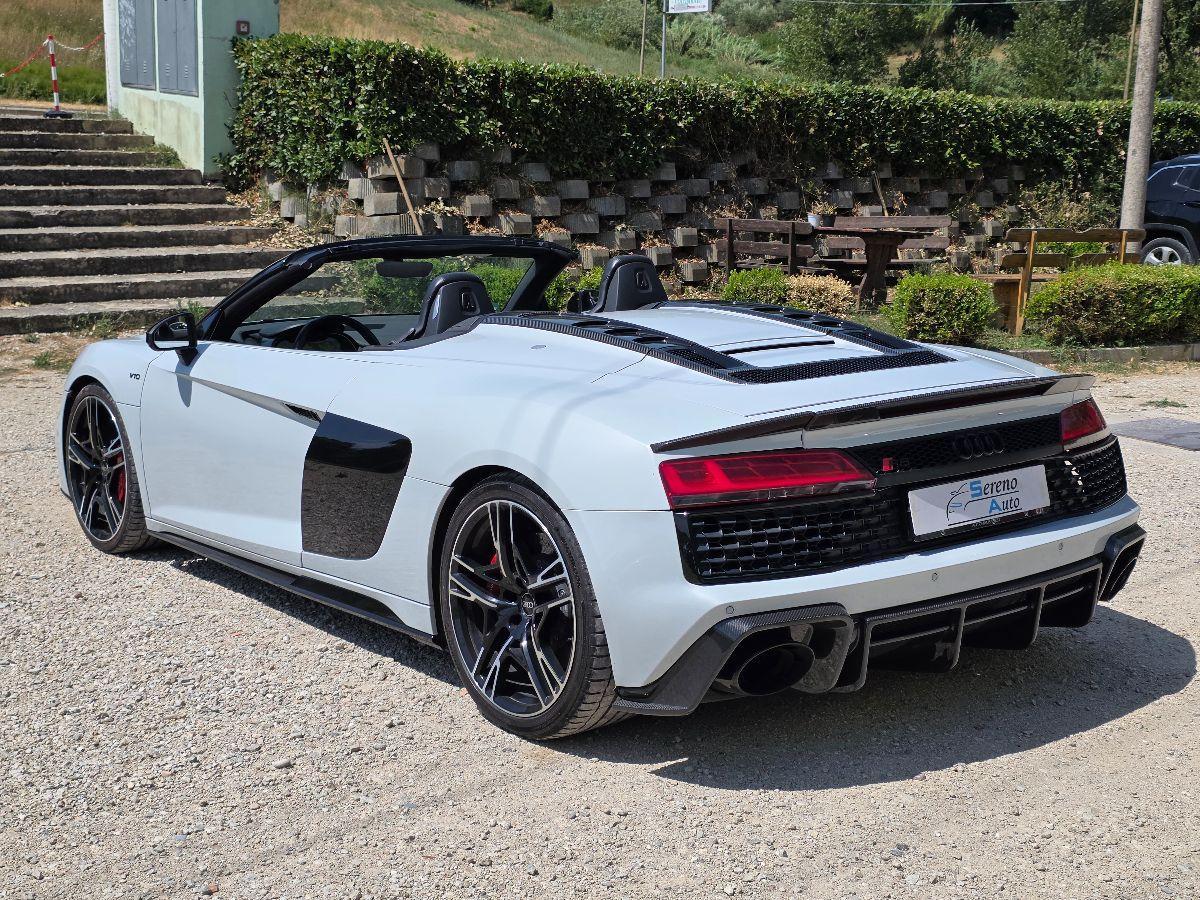 AUDI R8 V10 SPYDER QUATTRO PERFORMANCE