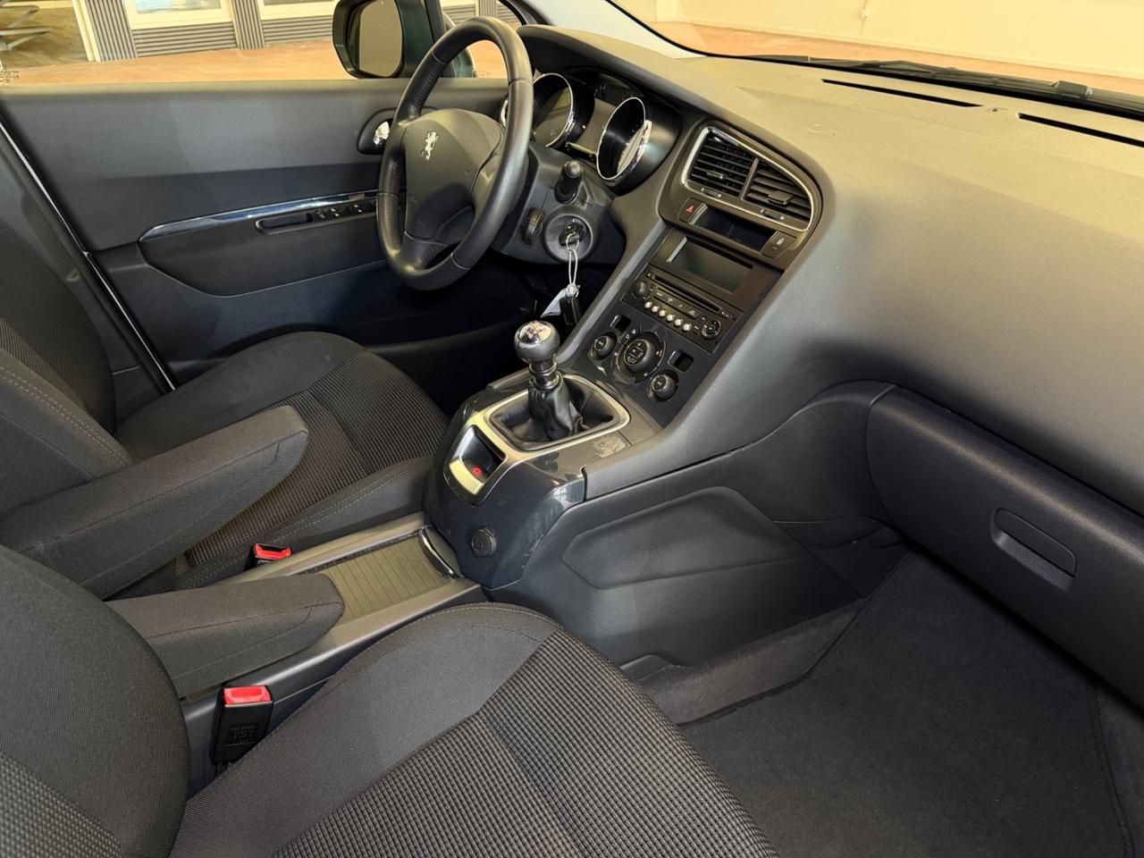 Peugeot 5008 7 POSTI