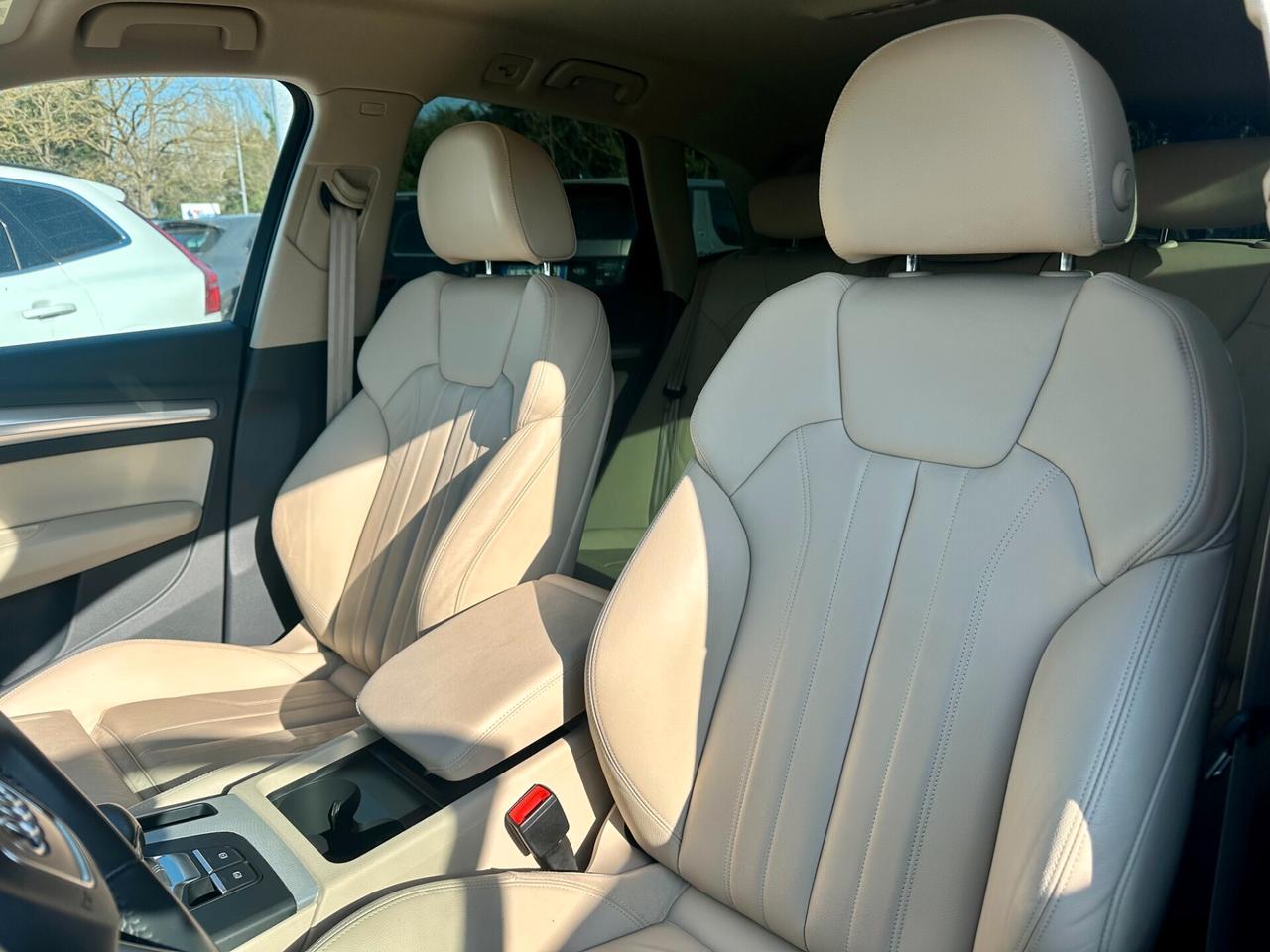 Audi Q5 45 TFSI quattro S tronic Business Sport